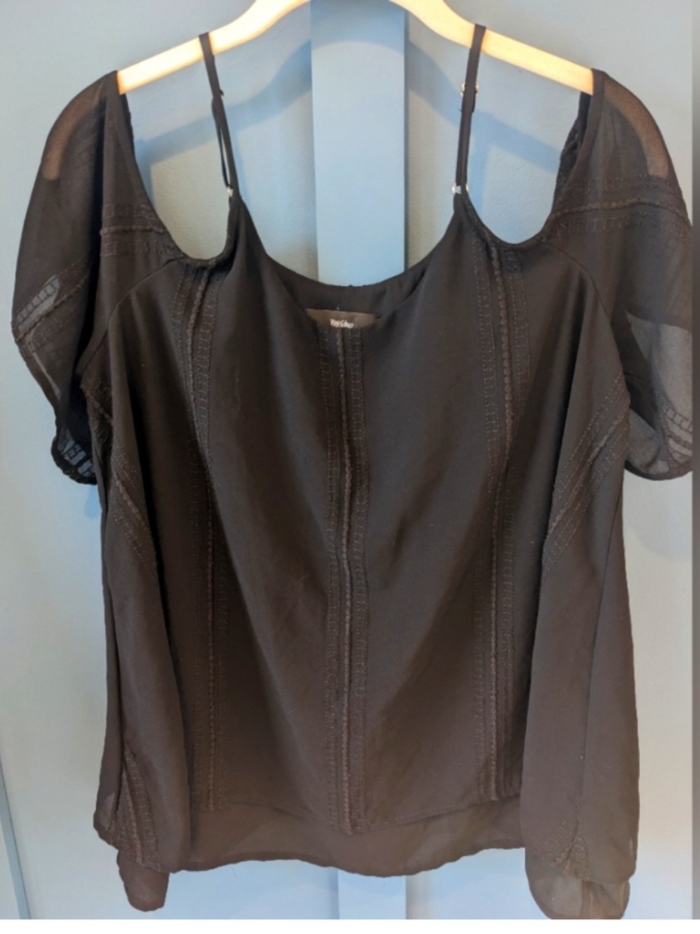 Mossimo cold shoulder top